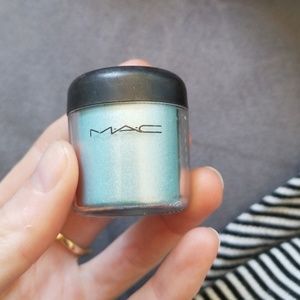 Mac mutiny Eye shadow pigment